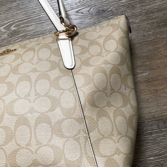 Coach Leather Signature Gallery Zippered Tote. Gold Hardware. GUC - Picture 10 of 11